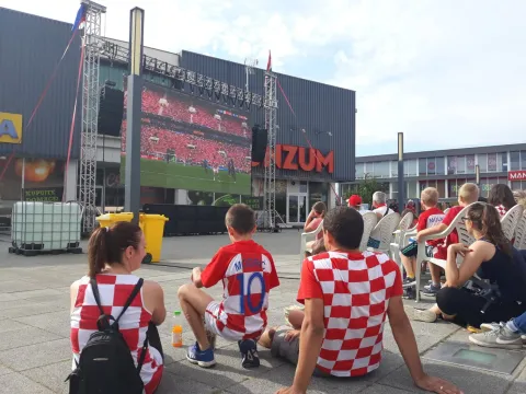 Za Vatrene veliki ekran na trgu u Belom Manastiru