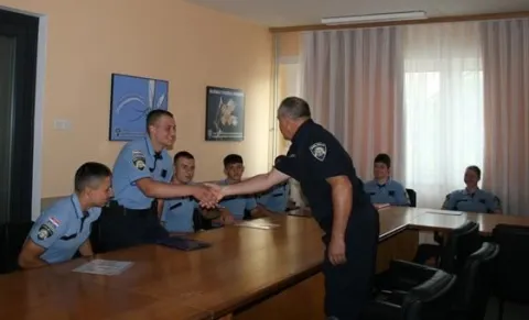 Osječka policija primila nove djevojke i dečke u plavom
