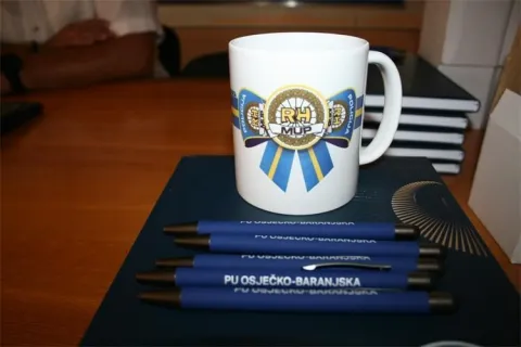 Osječka policija primila nove djevojke i dečke u plavom