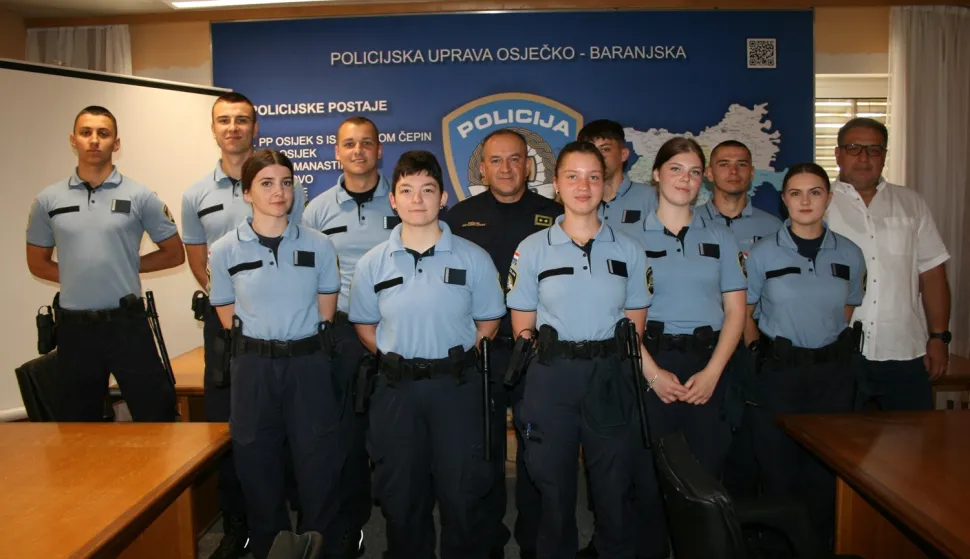 Osječka policija primila nove djevojke i dečke u plavom