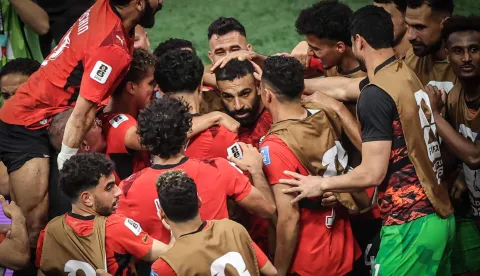 VANCOUVER, BRITISH COLUMBIA - JUNE 21: (EDITOR?S NOTE: This image has been digitally enhanced) Mohamed Salah #10 of Egypt celebrates the team's second goal with teammates the FIFA World Cup 2026 Group G match between New Zealand and Egypt at BC Place Vancouver on June 21, 2026 in Vancouver, British Columbia. Alex Grimm/Getty Images/AFP (Photo by ALEX GRIMM/GETTY IMAGES NORTH AMERICA/Getty Images via AFP)
