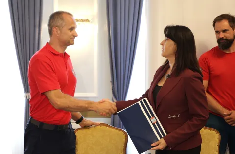 Osijek, 02. 07. 2026., Trg A. Starčevića 2, HGSS, HGSS stanica Osijek, ugovor o dodjeli sredstava, izgradnja objekta za potrebe HGSS, Kre&scaron;imir Burazin; Nata&scaron;a Trami&scaron;akSNIMIO BRUNO JOBST