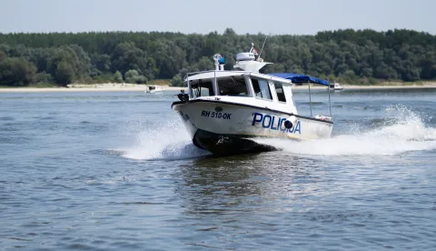 Dalj, 30. 6. 2026., Policijska postaja Dalj - obilazak Dalj; policija; policijska postaja; policijsko plovilo; riječna ophodnja; granična policija; policijski čamac; Dunav; ilustracija; crna kronika