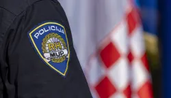 03.03.2025., Osijek - Ispred zgrade Policijske uprave osjecko baranjske zupanije, polozili su se vijenci i zapalile svijece povodom obiljezavanja 34. obljetnice ustrojavanja ratne postrojbe Specijalne jedinice policije ''Orao'' Osijek. Photo: Davor Javorovic/PIXSELL