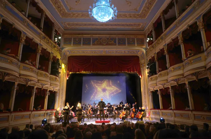 Osijek, 13. 03. 2026., HNK, Pop-rock rapsodija, premijera, Mladen Tutavac - dirigent SNIMIO BRUNO JOBST