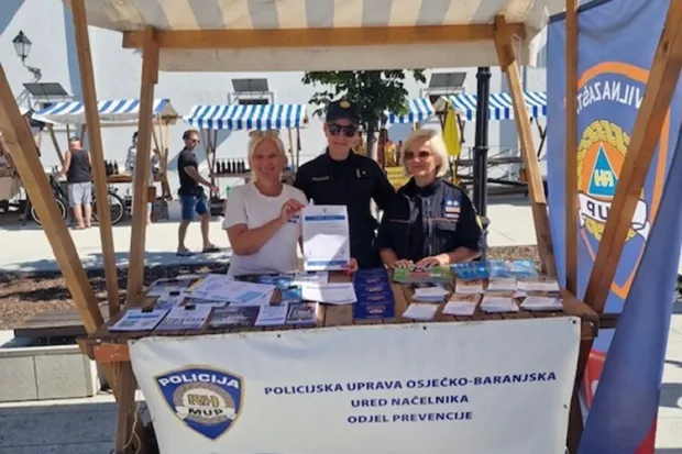 Policija na Sajmu antikviteta u Tvrđi