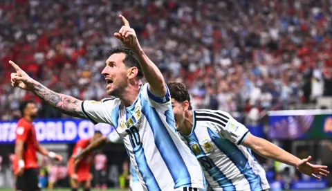 07 July 2026, United States, Atlanta: Soccer, Men, 2026 World Cup, Argentina vs. Egypt, Knockout Stage, Round of 16, Atlanta Stadium, Lionel Messi (Argentina) celebrates after scoring the goal that tied the game at 2-2. PLEASE NOTE: In accordance with FIFA regulations, these images may be used exclusively for editorial purposes. Commercial use is prohibited. Furthermore, no video-like sequences may be created, and no alterations may be made to the image, either in the foreground or the background. Photo: Tom Weller/dpa Photo: Tom Weller/DPA
