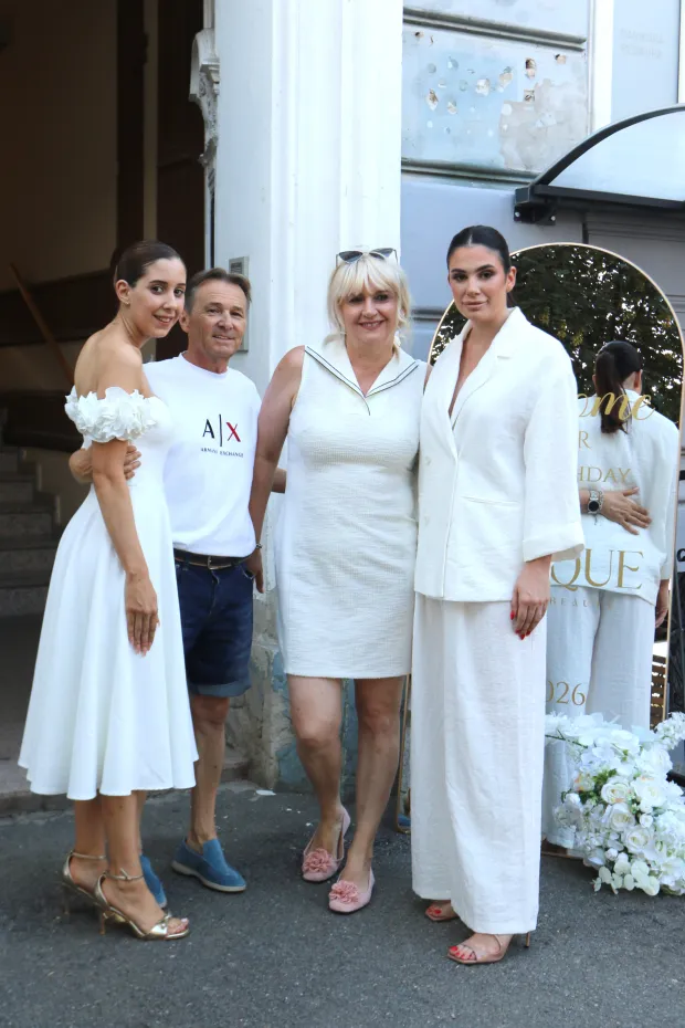 Osijek, 07. 07. 2026, Josique beauty salon, Radićeva 16. Prvi rođendan salona, vlasnice sestere Ema i Ana Josić, s tatom Zdravkom i mamom.snimio GOJKO MITIĆ
