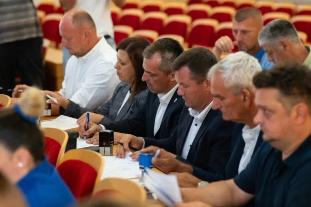 Osijek, 8. 7. 2026., Potpisivanje ugovora za potpore općinamaUgovori; županija; gradonačelnici; načelnici; potpore
