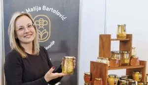 VALPOVOValpovčanka Evelina Bartolović predstavljat će Osječko-baranjsku županiju na 26. izboru za Najuzorniju hrvatsku seosku ženu, koji će se održati 3. listopada 2026. godine u Iloku. 2026.