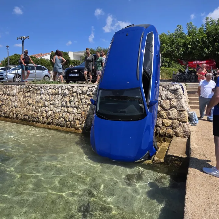 Automobil u moru, Barbat, Rab