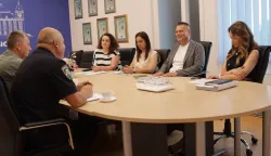 Policijska postaja Na&scaron;ice i Grad Na&scaron;ice najavili su pojačane preventivne aktivnosti i nadzor nad vozačima električnih romobila, radni sastanak, srpanj 2026.