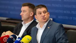 Zagreb, 14.07.2026.- Ministar mora, prometa i infrastrukture Oleg Butković predstavlja akte iz područja nadležnosti ministarstva i to nacrt prijedloga zakona i devet pravilnika kojima se uređuju pitanja u području željezničkog prometa, cestovnog prometa i infrastrukture, elektroničkih komunikacija, te unutarnje plovidbe.Na fotografiji Oleg Butković.foto HINA/ Luka &Scaron;ANGULIN/ l&scaron;