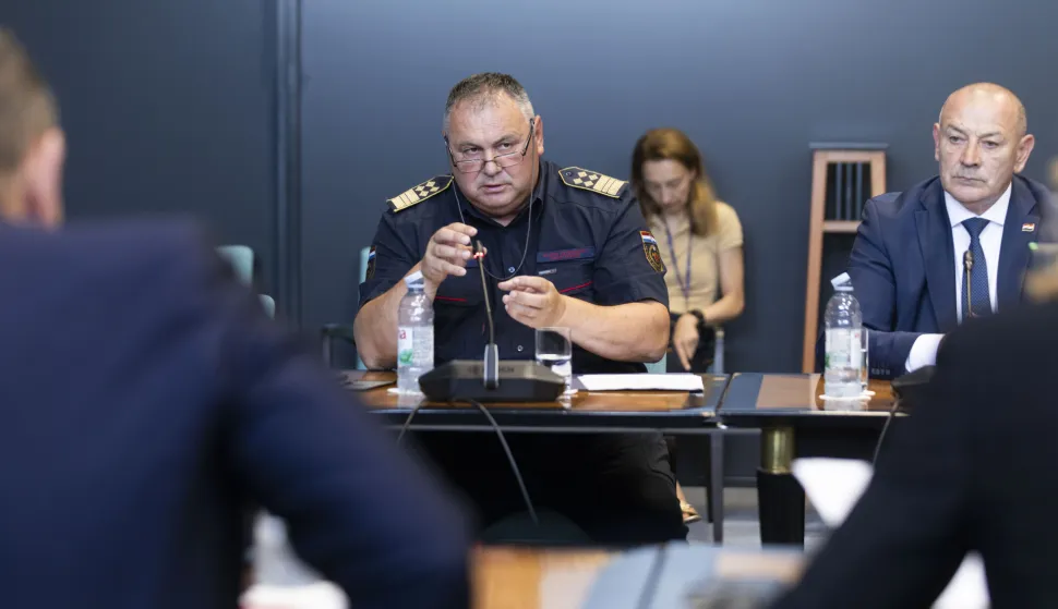 Zagreb, 14.07.2026 - Sjednica Odbora za unutarnju politiku i nacionalnu sigurnost Hrvatskoga sabora. Na fotografiji Slavko Tucaković, Tomo Medved.foto HINA/ Daniel KASAP/ dk
