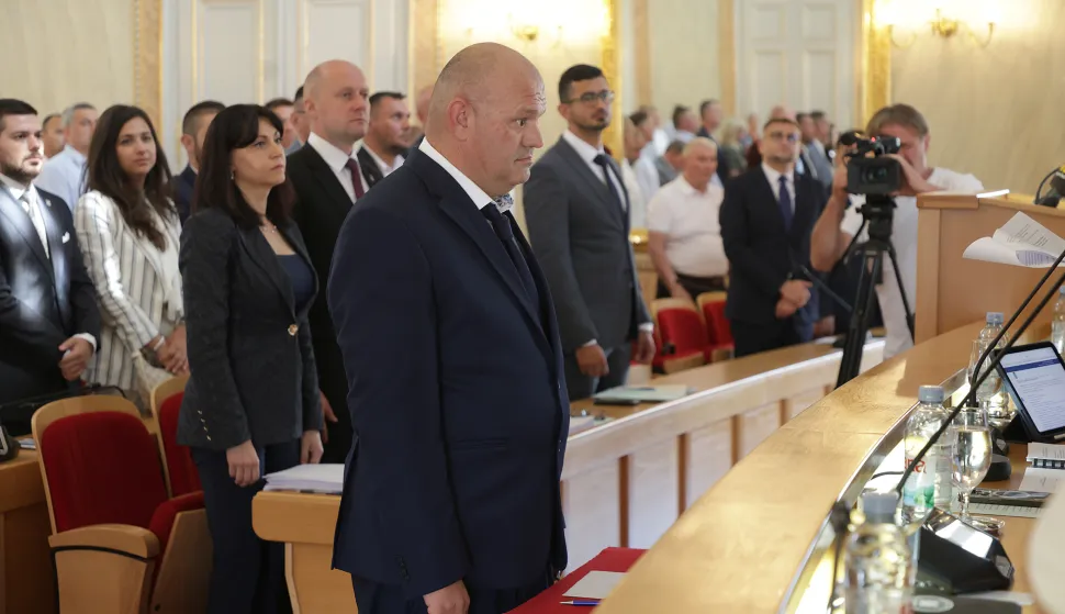 Osijek, 15. 07. 2026., Županijska 4, Sjednica skup&scaron;tine OBŽ, srpanj 2026, Dario Opačak - novi vijećnik; polaganje prisegeSNIMIO BRUNO JOBST