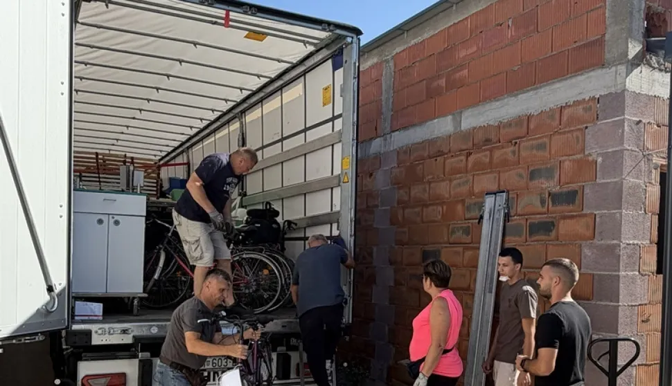 VINKOVCIVelikim zalaganjem BRK Regensburg, g. Udo Schulze i njegovog tima te g.Željka Krajnovića, ponovo je stigla vrijedna donacija medicinske opreme ovoga puta za Caritas Đakovačko-osječke nadbiskupije SRPANJ 2026.