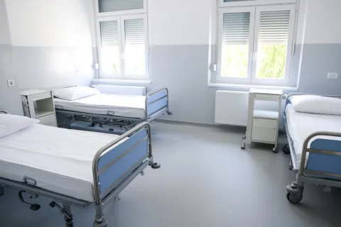 POŽEGAVeliki jubilej Opće županijske bolnice Požega, 90 godina rada, okrunjen je otvorenjem potpuno obnovljenih odjela neurologije i psihijatrije. 15. 7. 2026.