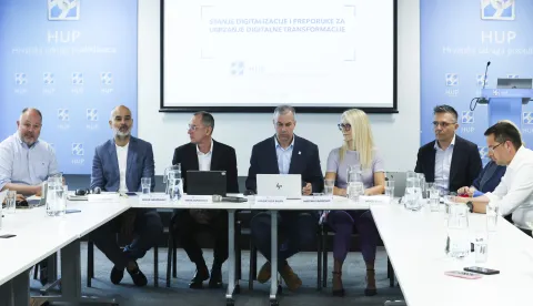 Zagreb, 15.07.2026. - Konferencija&nbsp;za medije ICT Udruge&nbsp;Hrvatske udruge poslodavaca. Na fotografiji Alan Bahorić, Bojan Hadžisejdić, Sini&scaron;a Đuranović, Hrvoje Josip Balen, Martina Dragičević, Hrvoje Stojić. foto HINA/ Lana SLIVAR DOMINIĆ/ lsd