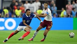 ARLINGTON, TEXAS - JULY 14: Kylian Mbappe #10 of France competes for the ball against Rodri #16 of Spain during the FIFA World Cup 2026 Semi Final match between France and Spain at Dallas Stadium on July 14, 2026 in Arlington, Texas. Shaun Botterill/Getty Images/AFP (Photo by Shaun Botterill/GETTY IMAGES NORTH AMERICA/Getty Images via AFP)