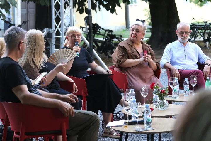 Osijek, 15. 07. 2026, Dvori&scaron;te Prehrambeno - tehnolo&scaron;kog fakulteta, PTF, OLJK: Jedna s nogu - priče iz Osijeka. Tomislav Levak, Ivana Rab Gulja&scaron;, Tatjana Grganović, Areta Ćurković, Ivica Lučić.snimio GOJKO MITIĆ