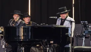 Bob Dylan performing in Hyde Park "n"nLONDON, ENGLAND: Bob Dylan performs on the Great Oak Stage in Hyde Park"n"nFeaturing: Bob Dylan"nWhere: London, United Kingdom"nWhen: 12 Jul 2019"nCredit: Neil Lupin/WENN NLC /WENN/PIXSELL