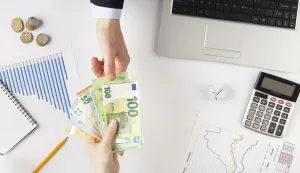 freepik novac ilustracija banka kredit