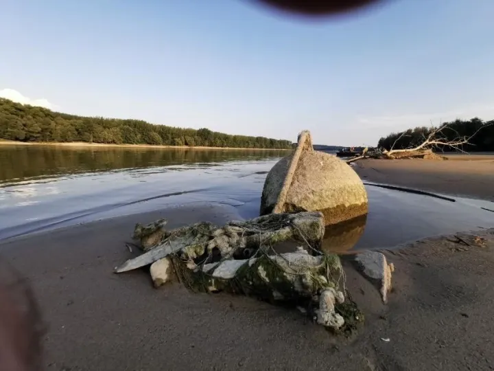 Uni&scaron;tene dvije aviobombe kod Batine