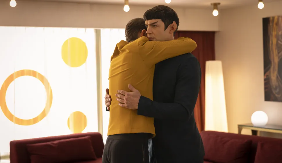 (L-R): Paul Wesley as James T. Kirk and Ethan Peck as Spock in season 4, episode 2, of Star Trek: Strange New Worlds streaming on Paramount+, 2026. Photo Credit: Jan Thijs/Paramount+Star Trek: Strange New Worlds (Star Trek: Čudni novi svjetovi)