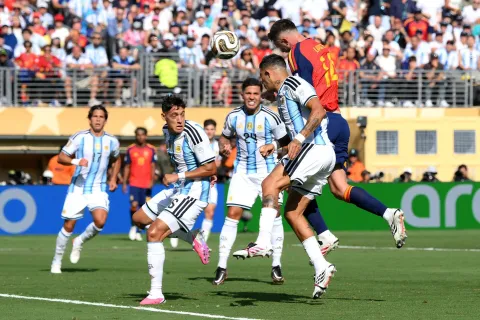 EAST RUTHERFORD, NEW JERSEY - JULY 19: Aymeric Laporte #14 of Spain attempts a header during the FIFA World Cup 2026 Final match between Spain and Argentina at New York New Jersey Stadium on July 19, 2026 in East Rutherford, New Jersey. David Ramos/Getty Images/AFP (Photo by David Ramos/GETTY IMAGES NORTH AMERICA/Getty Images via AFP)