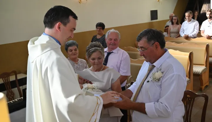 mladenci2.jpg - Obnova bračnih zavjeta pred vlč. Josipom Prpićem