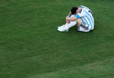 EAST RUTHERFORD, NEW JERSEY - JULY 19: Lionel Messi #10 of Argentina reacts after the 0-1 loss during the FIFA World Cup 2026 Final match between Spain and Argentina at New York New Jersey Stadium on July 19, 2026 in East Rutherford, New Jersey. Kevin C. Cox/Getty Images/AFP (Photo by Kevin C. Cox/GETTY IMAGES NORTH AMERICA/Getty Images via AFP)