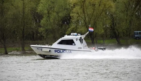 Policijski gliser, rijeka Sava, policija, ilustracija