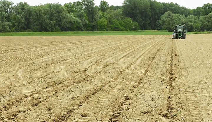 poljoprivreda, državno poljoprivredno zemlji&scaron;te, traktor