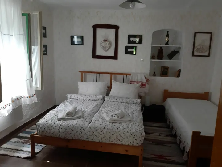 U samom smo srcu turističke sezone koja, iako opterećena iznimno složenom geopolitičkom situacijom i s njom povezanim recesijskim procesima koji slabe kupovnu moć, zasad pokazuje vrlo dobre rezultate.