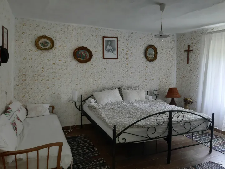 U samom smo srcu turističke sezone koja, iako opterećena iznimno složenom geopolitičkom situacijom i s njom povezanim recesijskim procesima koji slabe kupovnu moć, zasad pokazuje vrlo dobre rezultate.