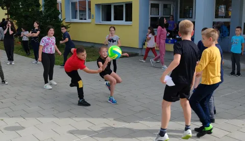 Antunovac nagradio 13 odlika&scaron;a s po 300 eura, svim osnovno&scaron;kolcima osigurao bilježnice i &scaron;kolski pribor
