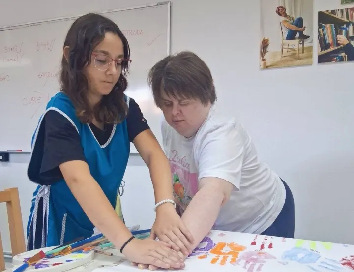 Ima samo 11 godina, a već mijenja tuđe živote: Anja postala najmlađa pomagačica udruge Jaglac i osvojila srca članova