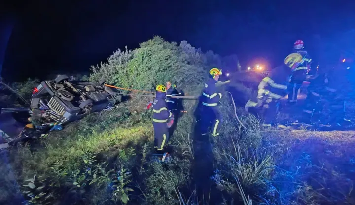 Umor za volanom skrivio prevrtanje kombija na A3
