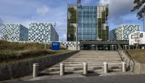 epa11732987 An exterior view of the International Criminal Court (ICC) in The Hague, Netherlands, 21 November 2024. Dutch ​​Minister of Foreign Affairs Caspar Veldkamp stated on 21 November that The Netherlands will execute an arrest warrant issued by the International Criminal Court (ICC) over alleged war crimes against Israeli Prime Minister Benjamin Netanyahu, Israeli former Defense Minister Yoav Gallant and Hamas leader Mohammed Diab Ibrahim al Masri (also known as Mohammed Deif). EPA/REMKO DE WAALMeđunarodni kazneni sud HAAG