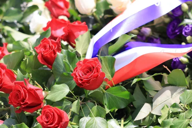 Polaganjem vijenaca i paljenjem svijeća u subotu je obilježena 35. obljetnica pogibije &scaron;est pripadnika 1. gardijske brigade "Tigrovi", a potpredsjednik Vlade i ministar hrvatskih branitelja Tomo Medved kazao je da svi imamo obavezu podsjećati na istinu o stvaranju i obrani Hrvatske.