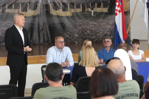 Tenja, 26. 07. 2026, Tenja - Hrvatsi dom. Svečana sjednica MO Tenja. Tihomir Florijančić.snimio GOJKO MITIĆ