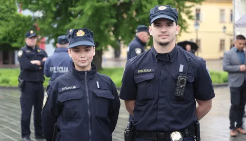Osijek, 07. 05. 2026., Trg sv. Trojstva, postani policajac, kampanja, policija, demostracija, Iva Stipić; Petar KomljenovićSNIMIO BRUNO JOBST