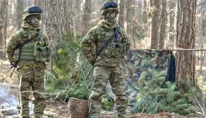 08.02.2017., Udbina - Zimski kamp Kadetske bojne u vojarni Josip Jovic. Zimski kamp predstavlja vrhunac vojne obuke kadeta s intenzivnom obukom prezivljavanja u zimskim uvijetima. Na kampu sudjeluje 77 kadeta od kojih su 30% zene. Photo: Dino Stanin/PIXSELL------1 stupac colornovosti