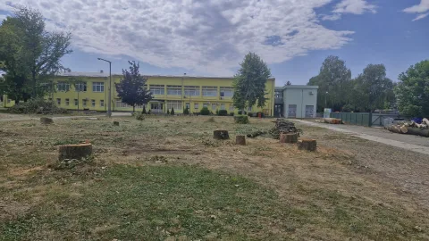 Ru&scaron;enjem stabala počeo je projekt pro&scaron;irenja &scaron;kole u Belom Manastiru