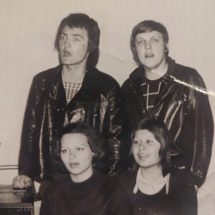 Dubravko Lažeta slavi 50 godina glazbene karijere: Roker, novinar, aktivist i humanitarac iz Retfale kojeg poznaje cijeli grad