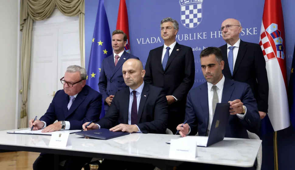 30.07.2026., Zagreb - Svecanost potpisivanja Sporazuma o razumijevanju izmedju Vlade Republike Hrvatske, Beretta Holding Grupe i financijskog investitora projektom izgradnje tvornice streljiva malog kalibra u Republici Hrvatskoj. Photo: Marko Seper/PIXSELL