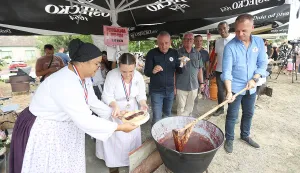 15. Pekmezijada