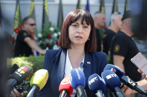Dalj, 01. 08. 2026., obilježavanje 35. obljetnice pogiblje policajaca i civila u Dalju, Dalj, svečanost, polaganje vijenaca, svijeće, Nata&scaron;a Trami&scaron;ak SNIMIO BRUNO JOBST