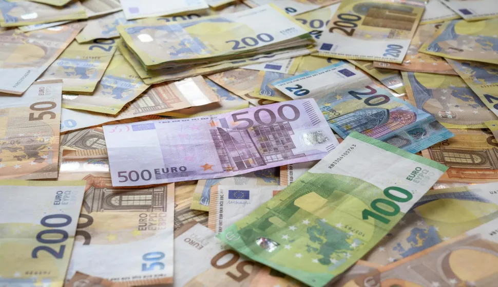 novac euro euri