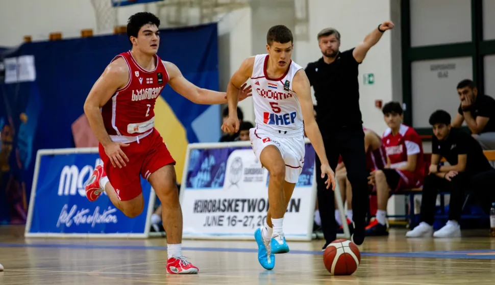Tomislav Vučković je dvije i pol sekunde prije kraja imao priliku s crte slobodnih bacanja pogoditi za produžetak dvoboja za sedmo mjesto EuroBasketa U-18 B divizije s Gruzijom.